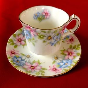 Oakley flowers tea cup